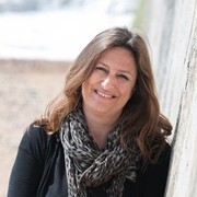 Elly Griffiths