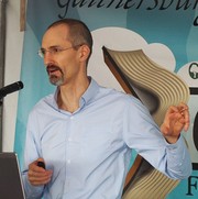 Gareth Hinds