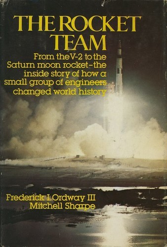 Cover of The rocket team